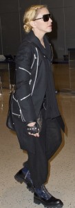 20131014-pictures-madonna-jfk-airport-new-york-03