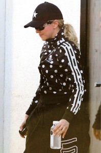 20140130-pictures-madonna-after-workout-timor-steffens-los-angeles-08