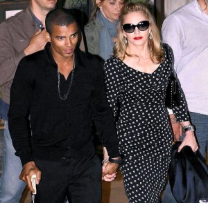 Brahim Zaibat yeni kitabında Madonna'yı anlattı.