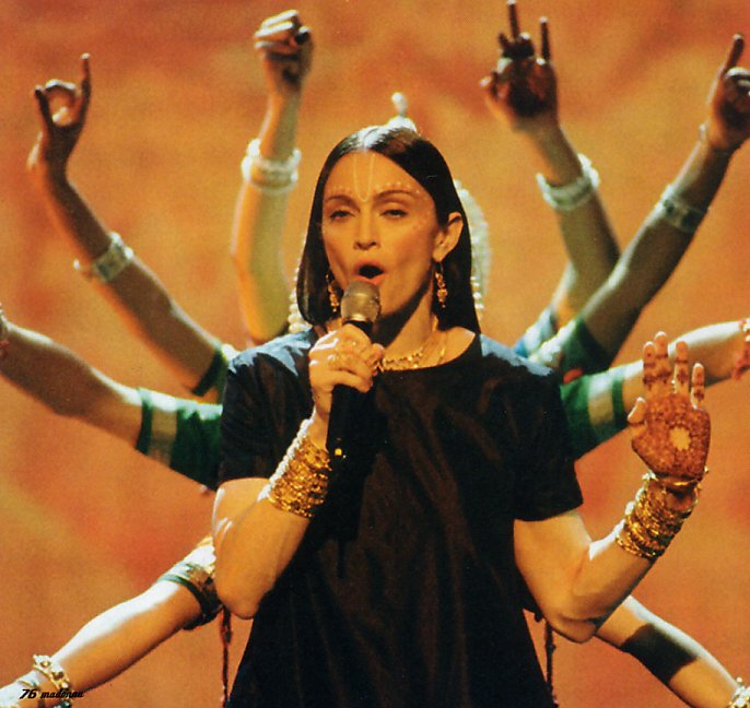 Madonna Mtv Vma 1998'de sahne aldı.