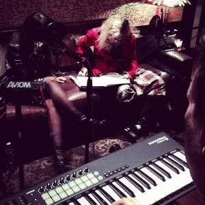 Madonna yeni albümü için çalışmalara devam ediyor
