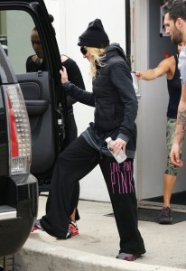 madonna-out-and-about-los-angeles-01