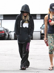 madonna-out-and-about-los-angeles-04