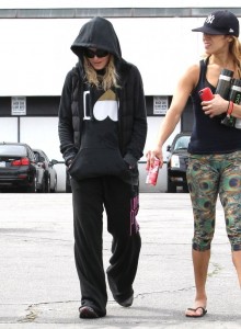 madonna-out-and-about-los-angeles-08