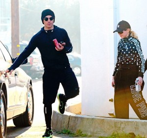 20140130-pictures-madonna-after-workout-timor-steffens-los-angeles-05